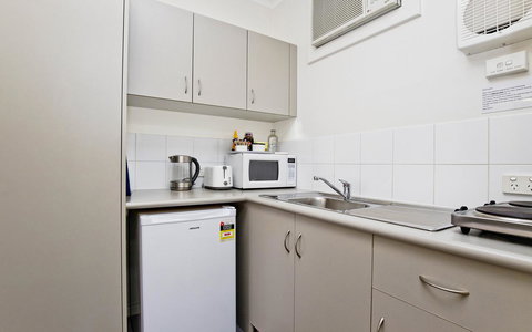 Glenelg Oasis Studios - Gold Coast 10