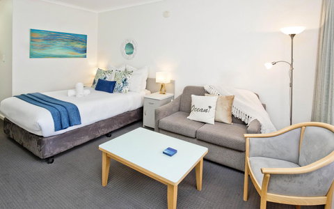 Glenelg Oasis Studios - Gold Coast 8