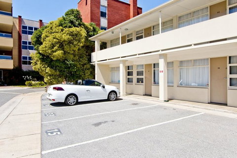 Glenelg Oasis Studios - Gold Coast 6