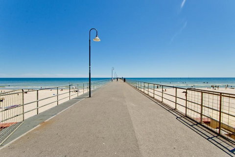 Glenelg Oasis Studios - Gold Coast 15