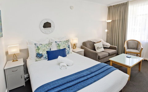 Glenelg Oasis Studios - Gold Coast 0