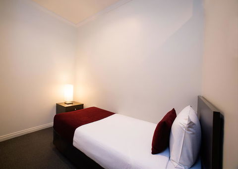 Franklin Apartments - Tourism Gold Coast 20