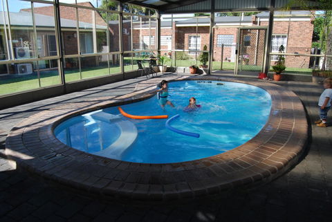 Arkana Motor Inn & Terrace Apartments - Tourism Gold Coast 2