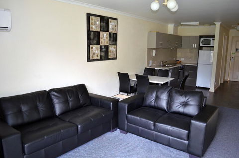 Arkana Motor Inn & Terrace Apartments - Tourism Gold Coast 34