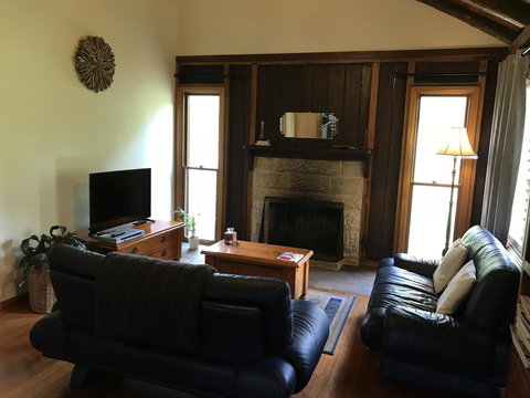 Ghost Hill Road Retreat - Tourism Gold Coast 3