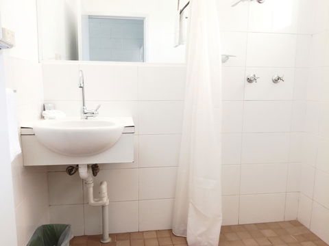 Arcadia Motel - Tourism Gold Coast 13