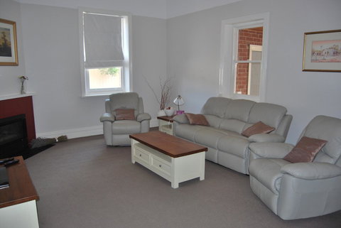 Jacaranda Cottage - Tourism Gold Coast 6