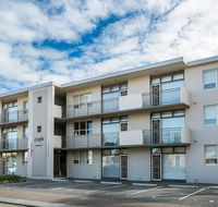 Glenelg Holiday Apartments - Corfu - Gold Coast