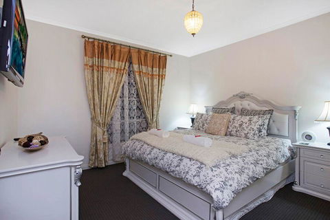 Hahndorf House B&B - Tourism Gold Coast 3