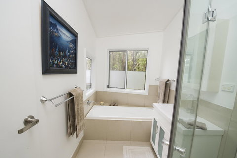 Smiths Lake House - Tourism Gold Coast 19