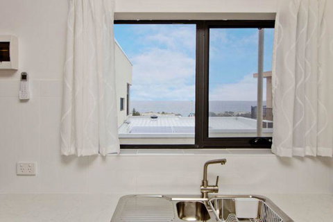 Atlantic West Beach Apartments - Gold Coast 12