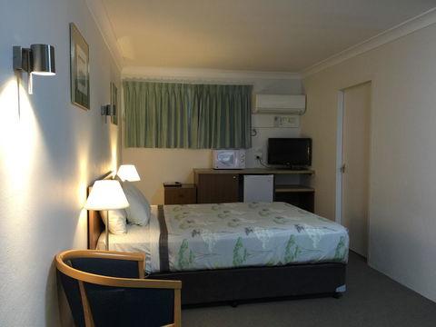 Ten Dollar Town Motel - Tourism Gold Coast 30