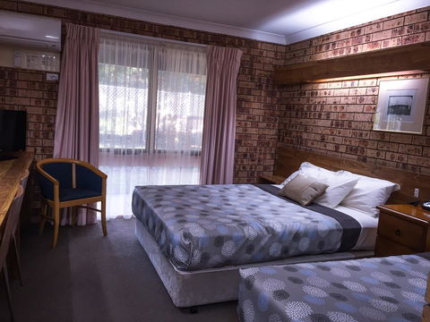 Ten Dollar Town Motel - Tourism Gold Coast 5