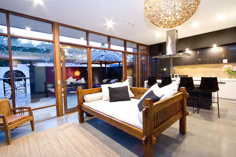 Sticky Rice Villas - Gold Coast 11