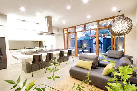 Sticky Rice Villas - Gold Coast 5