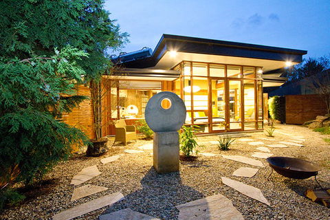 Sticky Rice Villas - Gold Coast 10