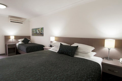 Loxton Community Hotel Motel - Tourism Gold Coast 11