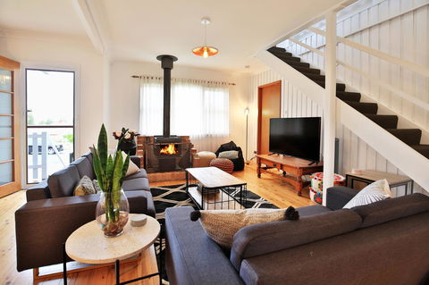 Hudson Bay @ Basin View-Pet Friendly-15 Mins To Hyams Beach - Tourism Gold Coast 0