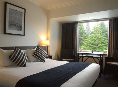 Nightcap At Hotel Victor - Gold Coast 14