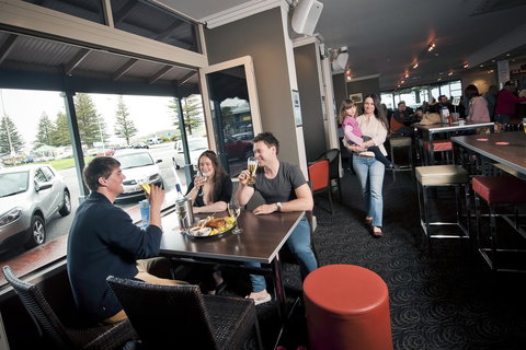 Nightcap At Hotel Victor - Gold Coast 21