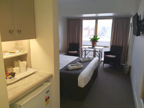 Nightcap At Hotel Victor - Gold Coast 6