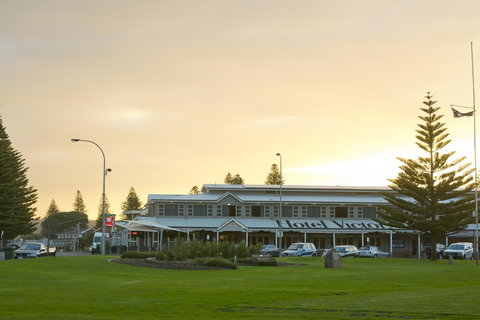 Nightcap At Hotel Victor - Gold Coast 0