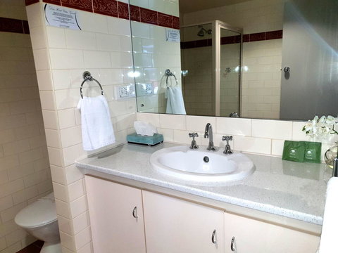 Nightcap At Hotel Victor - Gold Coast 8