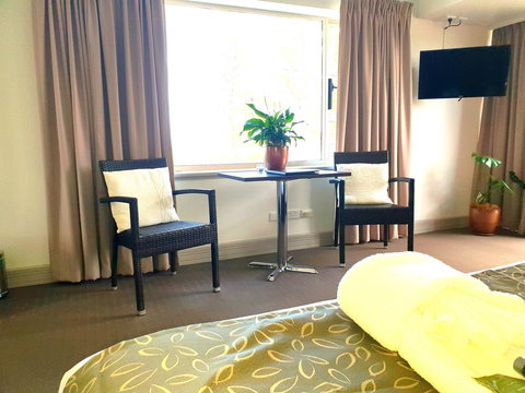 Nightcap At Hotel Victor - Gold Coast 10