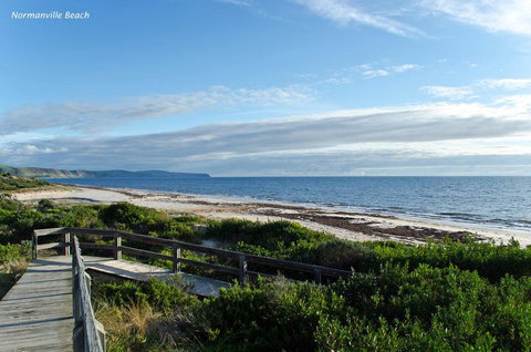 The Log Cabin - 47 Jetty Road - Tourism Gold Coast 12