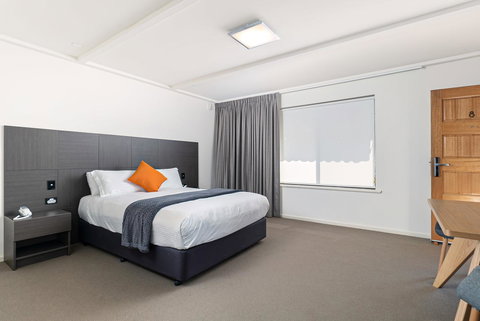 Mick O\'Sheas - Gold Coast 4