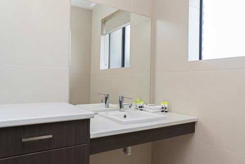 Mick O\'Sheas - Gold Coast 2