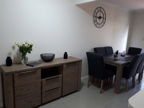 Townhouse On The Marina - Gold Coast 2