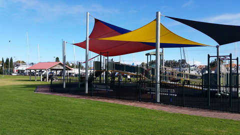 Townhouse On The Marina - Gold Coast 11