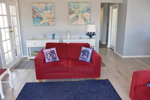 Beach Life Retreat - Tourism Gold Coast 0