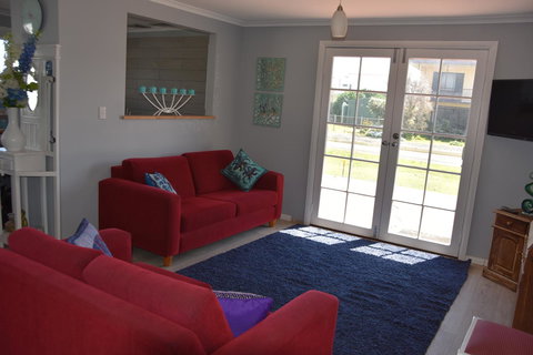 Beach Life Retreat - Tourism Gold Coast 1