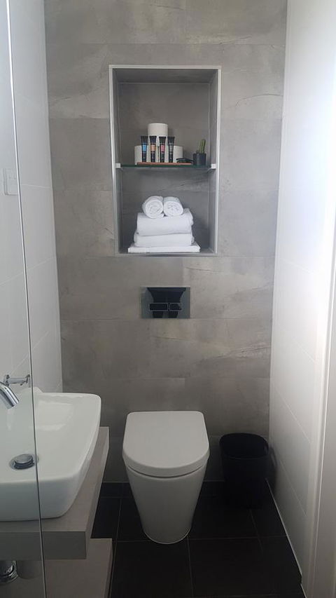 The Avenue Inn - Tourism Gold Coast 21