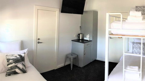 The Avenue Inn - Tourism Gold Coast 24