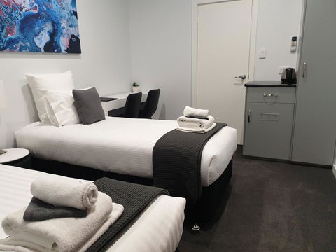 The Avenue Inn - Tourism Gold Coast 4