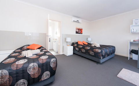 Blue Lake Motel - Tourism Gold Coast 1