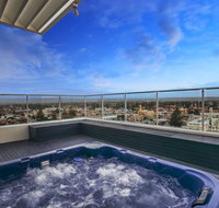 Glenelg Skyline Penthouse - Gold Coast