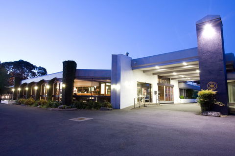 The Commodore - Tourism Gold Coast 1