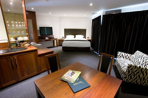 The Commodore - Tourism Gold Coast 10