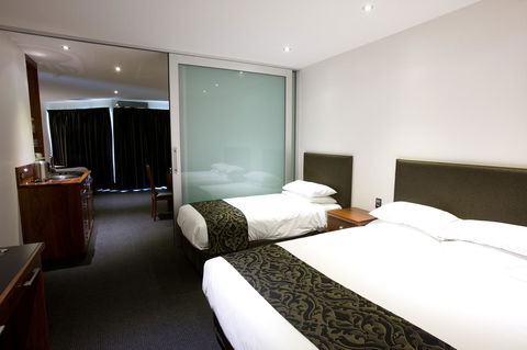 The Commodore - Tourism Gold Coast 9