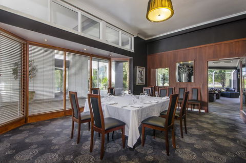 The Commodore - Tourism Gold Coast 4
