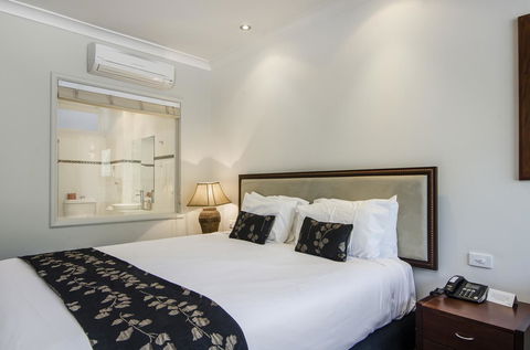 The Commodore - Tourism Gold Coast 6