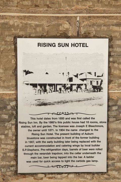 The Rising Sun Hotel - Tourism Gold Coast 3