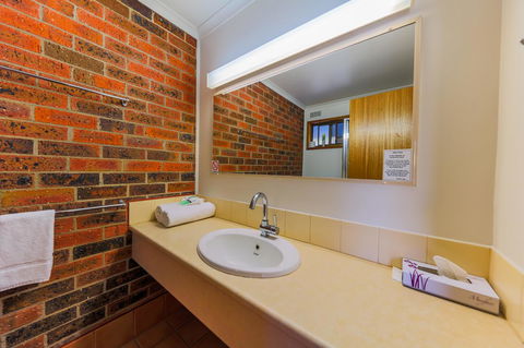 Country Roads Motor Inn Naracoorte - Tourism Gold Coast 33