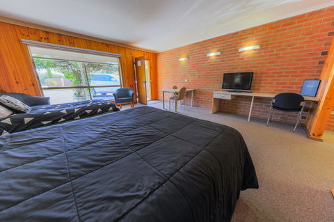 Country Roads Motor Inn Naracoorte - Tourism Gold Coast 35