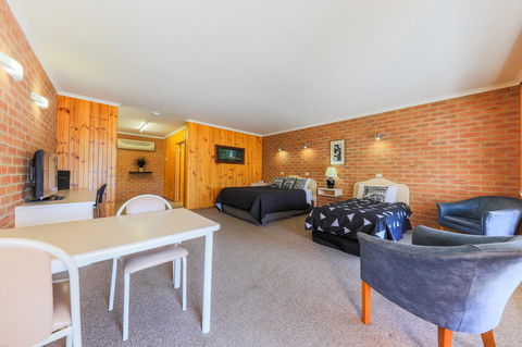 Country Roads Motor Inn Naracoorte - Tourism Gold Coast 25