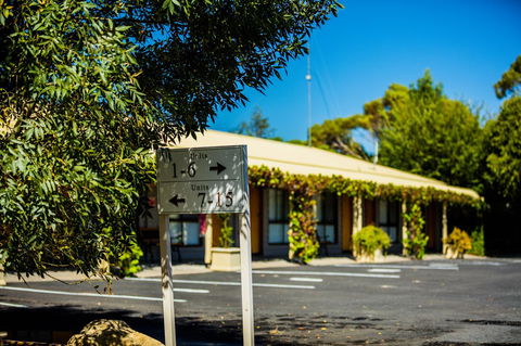 Country Roads Motor Inn Naracoorte - Tourism Gold Coast 20